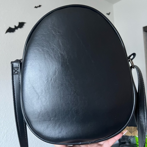 ❌ SOLD ❌ New never carried LPS Black White Scaredy Cat Oval bag - Picture 3 of 3